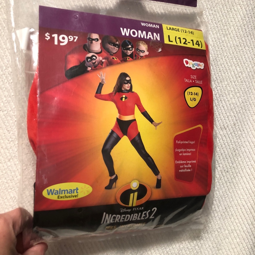Woman’s Costume- “Mrs. Incredible”